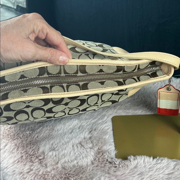 Coach Legacy Weekend Signature Shoulder Bag – Style 23702 – Excellent Condition - Picture 6 of 14